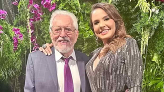 Carlos Alberto de Nóbrega fala sobre diferença de idade e se declara para Renata: “Mil vezes”
