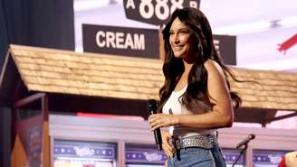 Kacey Musgraves em performance na 61ª edição do Academy of Country Music Awards