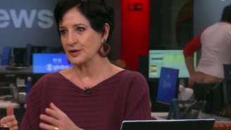 Funcionário da GloboNews deixou bumbum à mostra ao vivo