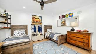 5 ideias para decorar um quarto com duas camas e aproveitar melhor o espaço