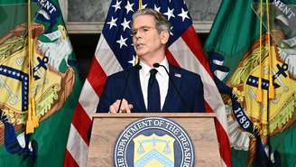 O secretário americano do Tesouro, Scott Bessent, fala durante uma coletiva de imprensa em Washington, nos Estados Unidos, em 24 de agosto de 2026.