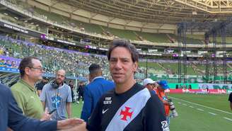 Marcos Lamacchia com a camisa do Vasco antes de jogo contra o Palmeiras 