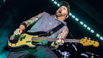 Dave "Phoenix" Farrell, do Linkin Park, durante show em São Paulo, 2025