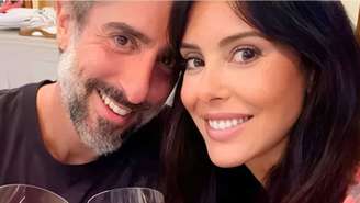Marcos Mion e esposa