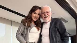 Carlos Alberto de Nóbrega é casado com a médica Renata Domingues