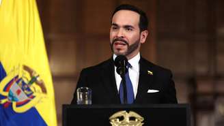 O presidente da Colômbia, Abelardo de la Espriella, fala durante uma coletiva de imprensa no Palácio de San Carlos, em Bogotá, Colômbia, em 25 de agosto de 2026.