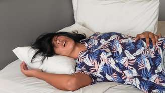 Descubra a relação entre apneia do sono e hipertensão resistente, como o uso de CPAP ajuda a diminuir a pressão arterial e previne infarto