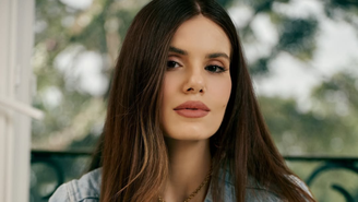 Camila Queiroz 