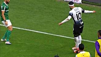 Memphis Depay sobe na bola na final do Paulistão 2025 –