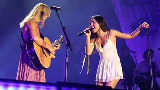 Sarah McLachlan e Olivia Rodrigo no Daisy Chain Fields Festival