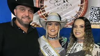 Maycon Rueda e as esposas, as gêmeas Laila e Lara