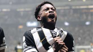 Fred celebra gol da classificação sobre o Cruzeiro na Copa do Brasil 