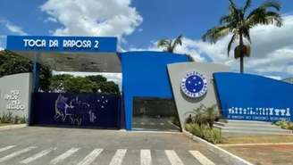 fachada da Toca da Raposa II, CT do Cruzeiro - 