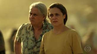 Lucinda (Vera Holtz) e Carminha (Adriana Esteves) de Avenida Brasil (Reprodução/TV Globo)