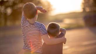 No Dia dos Irmãos, celebrado em 5 de setembro, relembre 7 situações que só quem cresceu com irmãos consegue entender