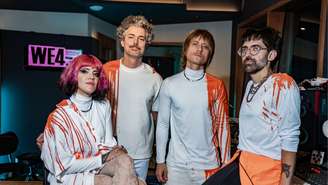 Show do Supercombo no Rock in Rio 2026 tem transmissão cortada após fala política de Leo Ramos pedindo derrota da extrema