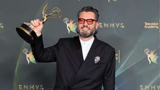 Miguel Gandelman, vencedor do Emmy de Melhor Direção Musical por “The Apple Music Super Bowl LX Halftime Show Starring Bad Bunny”
