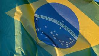 "É quem somos": estudo revela como o orgulho de ser brasileiro resiste à crise nas instituições