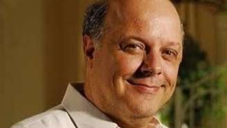 Roney Facchini morreu aos 73 anos após sofrer um mal súbito em São Paulo; Miguel Falabella, Marisa Orth e outros artistas lamentaram a perda