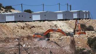 O secretário de Relações Exteriores, Ed Miliband, acusa "colonos terroristas" de expulsarem palestinos de suas terras na Cisjordânia