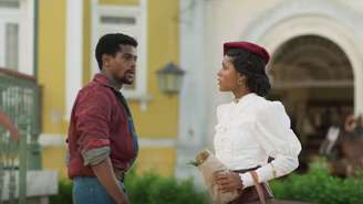 Em A Nobreza do Amor Tonho e Alika se despedem (Imagem: Reprodução/Globo)