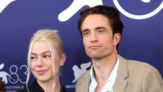 Phoebe Bridgers e Robert Pattinson participam do photocall de ‘Primetime’ durante o 83º Festival Internacional de Cinema de Veneza, em setembro de 2026