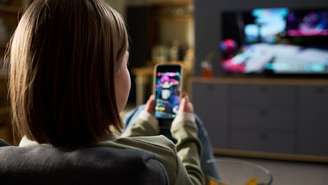 Estímulos frequentes do celular podem acostumar a atenção a constantes interrupções, mas pequenas mudanças ajudam a quebrar esse padrão