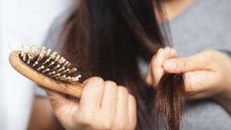 A saúde do cabelo também depende do equilíbrio do organismo, e algumas carências nutricionais merecem atenção