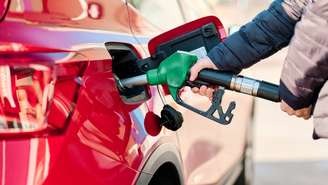 Novas regras para a gasolina começam a valer nesta quinta (10) em meio à pressão do petróleo no mercado internacional