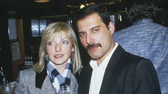 Freddie Mercury e Mary Austin em 1985