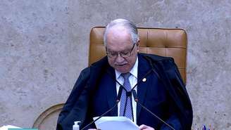 Edson Fachin, presidente do STF, durante abertura da sessão desta terça-feira, 15