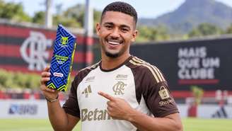 Samuel Lino Recebendo prêmio