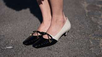 Sapato bicolor volta aos holofotes em 2026; veja 5 formas modernas e elegantes de combinar o clássico nos looks