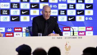 O técnico da seleção francesa de futebol, Zinedine Zidane, durante entrevista coletiva em Paris, em 18 de setembro de 2026.