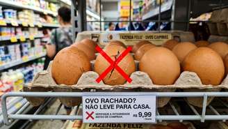 Evitar a lavagem prévia e manter os ovos em temperatura estável ajuda a preservar a qualidade e o frescor.