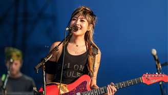 Beabadoobee se apresenta durante o festival Lollapalooza Chicago, em agosto de 2026