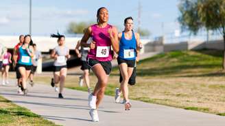 Vai participar de uma corrida de rua? Saiba quais cuidados tomar antes e durante a prova para correr com segurança