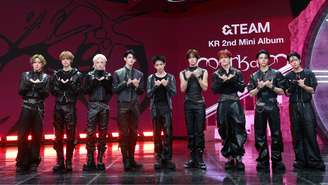 &TEAM na ordem: FUMA, EJ, YUMA, JO, HARUA, K, MAKI, NICHOLAS e TAKI