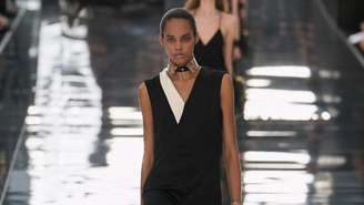 Veja as modelos que desfilaram para a Fendi na Milão Fashion Week