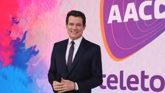 Celso Portiolli apresenta o Teleton. (Imagem: Reprodução / SBT)
