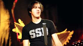 Krist Novoselic, do Nirvana, durante o MTV Live and Loud, em dezembro de 1993