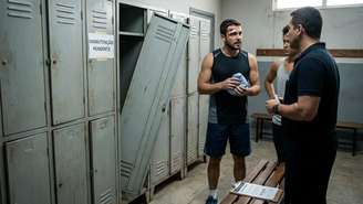 A falta de manutenção em armários e dobradiças de vestiários gera dever de indenizar por danos materiais, morais e estéticos.