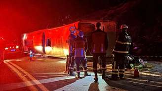 Acidente com ônibus deixa 3 mortos e 44 feridos em rodovia no Espírito Santo
