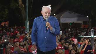 Lula em comício em Belém (PA) na reta final da campanha eleitoral