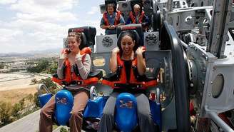 Com assentos que giram 360 graus, a X2 era uma das principais atrações do Six Flags Magic Mountain, na Califórnia