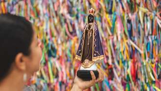 Descubra a história e os fatos marcantes por trás da proclamação de Nossa Senhora Aparecida como Padroeira do Brasil e entenda sua influência