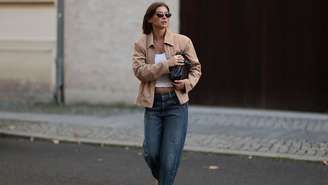 Calça barrel está em alta! Veja 7 formas de combinar o modelo e criar looks modernos, confortáveis e cheios de estilo