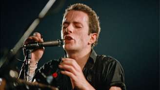 Joe Strummer, do The Clash, no palco do Hammersmith Palais, em junho de 1980