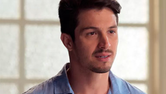 Roberto (Romulo Estrela) de 'Além do Tempo'