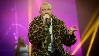 Macklemore se apresenta ao vivo no Lollapalooza Paris, em julho de 2025